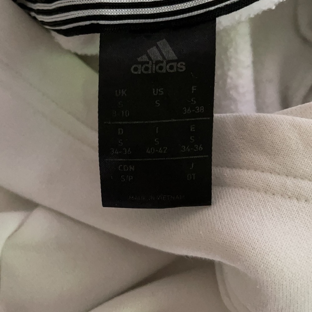 Adidas coat - Picture 2 of 4